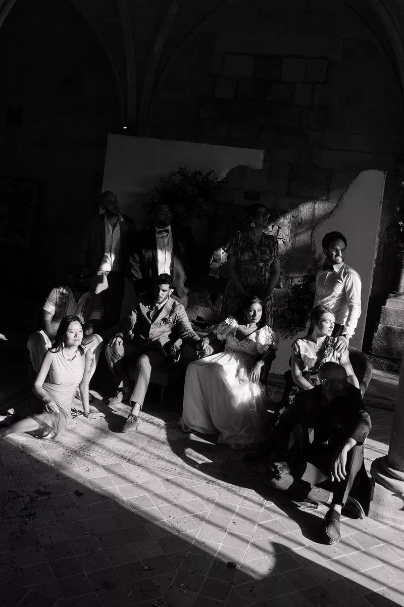 mariage-coloré-et-multiculturel-abbaye-de-fontdouce-lucilleviasphotographe (48)