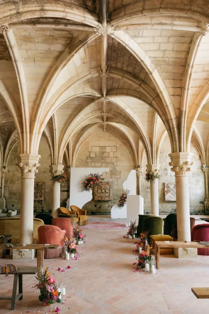 mariage-coloré-et-multiculturel-abbaye-de-fontdouce-lucilleviasphotographe (9)
