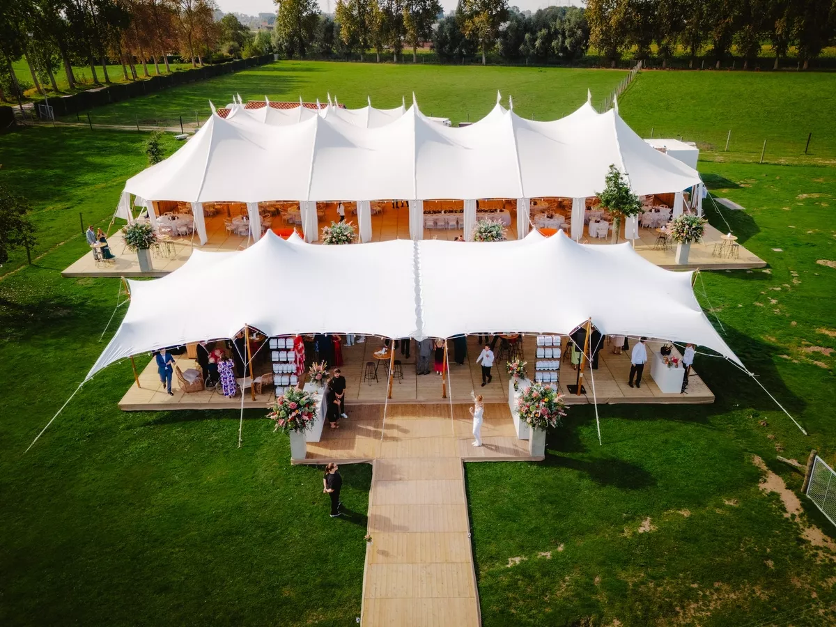 tente-mariage-2VRent ©jordivandenbroeckweddings
