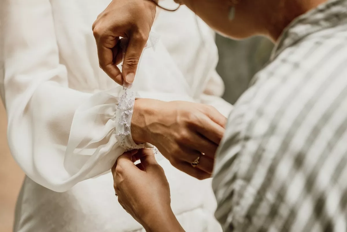 l-atelier-d-helena-broderie-sur-mesure-mariage-ticolibripictures (12)