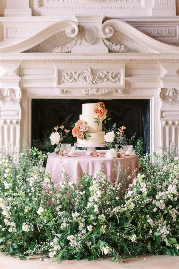 luxuary-wedding-cake-south-france-kika-and-co © MailysFortunePhotography