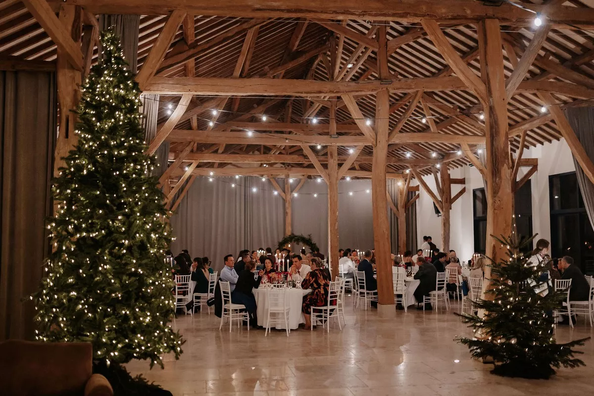 mariage-noël-élégant-le-clas-de-beaurepaire-AlexTherryPhotographe (37)