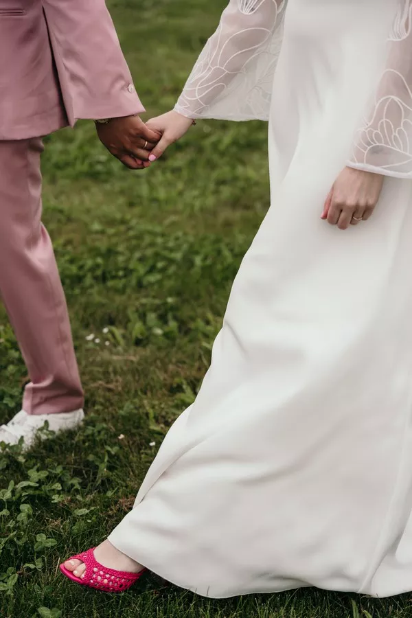 mariage-rose-finsitere-bretagne-sophiedelachouephotographie (40)