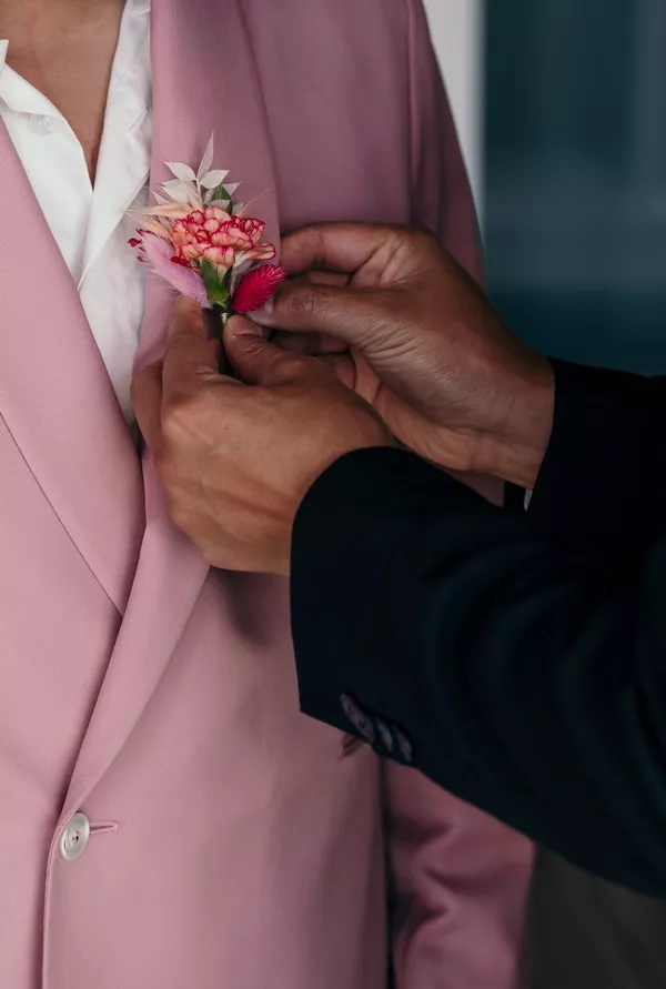 mariage-rose-finsitere-bretagne-sophiedelachouephotographie (6)