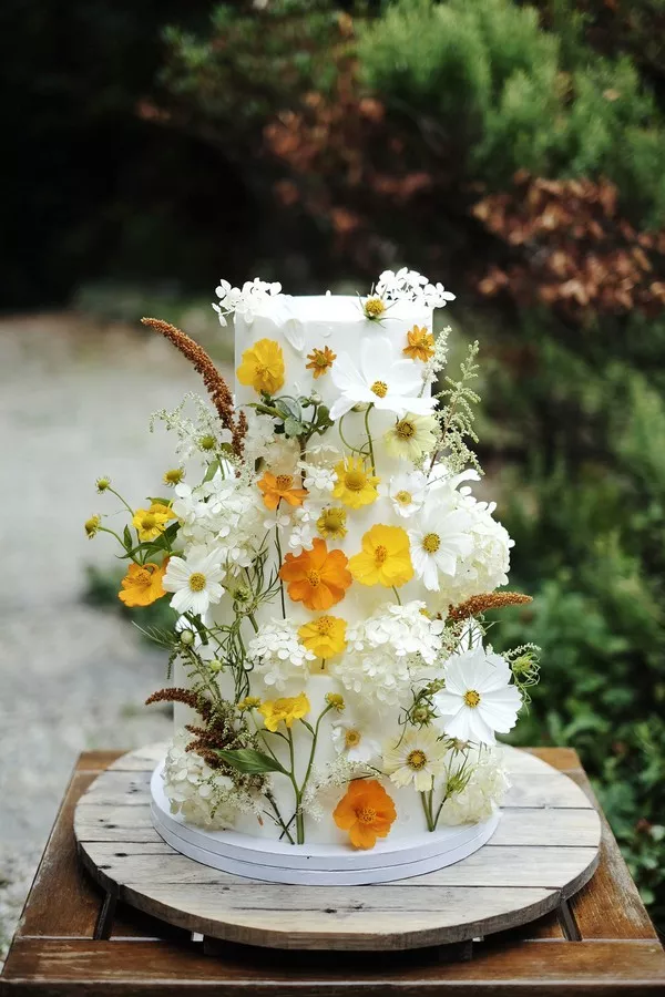 wedding-cake-fleuri-champetre-cosmos-kika-and-ko
