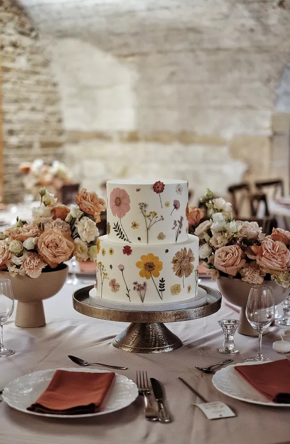 Wedding-cake-fleurs-pressées kika-and-co