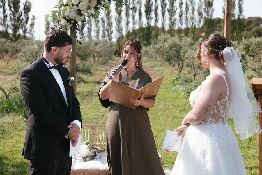 ceremonie-laique-champetre-provence-les-mots-de-nelly-ma-nebuleuse