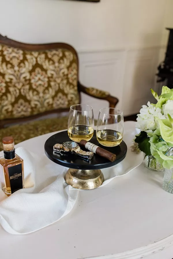 inspiration-mariage-nature-luxe-chateau-de-chazelles-haute-loire-aliciaserraphotography (10)