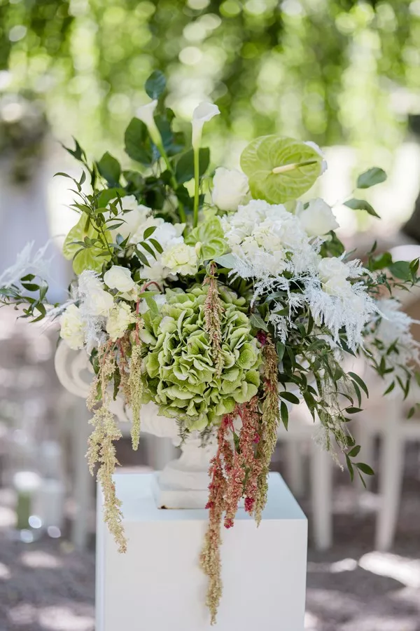 inspiration-mariage-nature-luxe-chateau-de-chazelles-haute-loire-aliciaserraphotography (13)