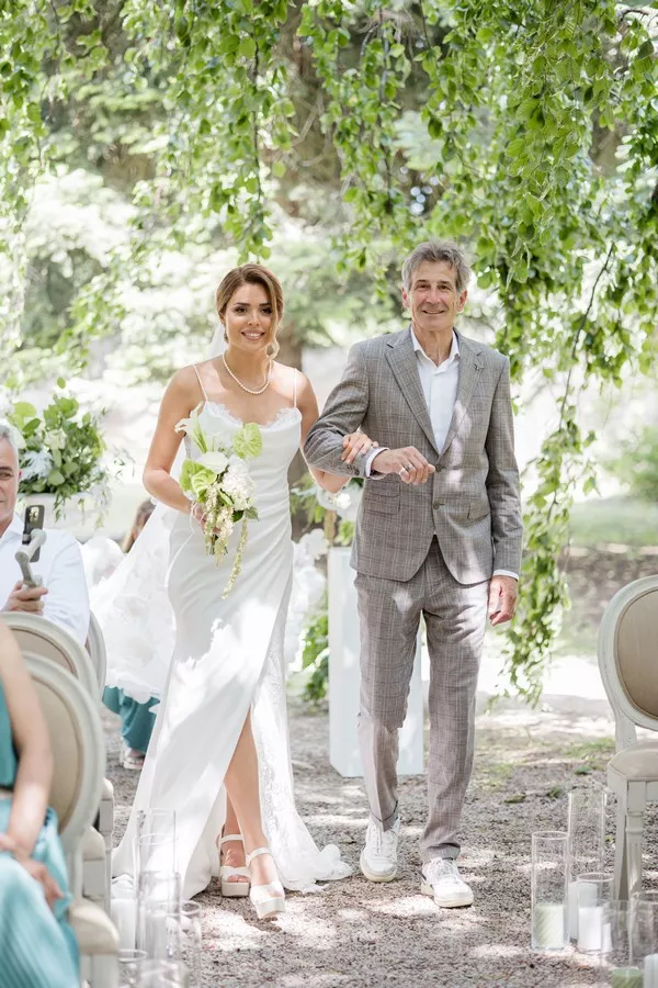 inspiration-mariage-nature-luxe-chateau-de-chazelles-haute-loire-aliciaserraphotography (14)