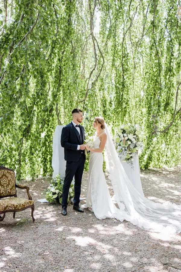 inspiration-mariage-nature-luxe-chateau-de-chazelles-haute-loire-aliciaserraphotography (16)