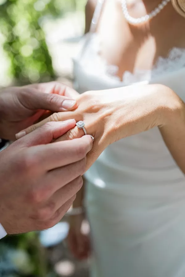 inspiration-mariage-nature-luxe-chateau-de-chazelles-haute-loire-aliciaserraphotography (17)
