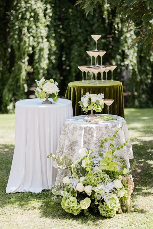 inspiration-mariage-nature-luxe-chateau-de-chazelles-haute-loire-aliciaserraphotography (22)