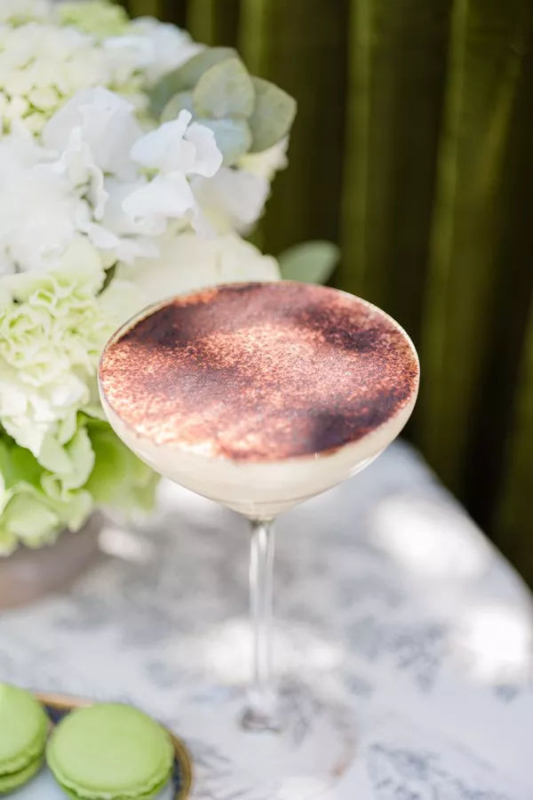 inspiration-mariage-nature-luxe-chateau-de-chazelles-haute-loire-aliciaserraphotography (23)