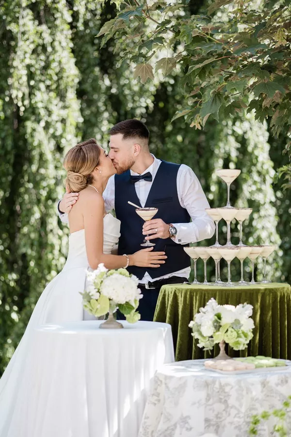 inspiration-mariage-nature-luxe-chateau-de-chazelles-haute-loire-aliciaserraphotography (26)