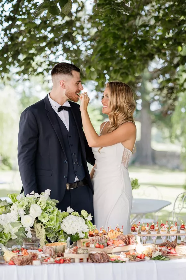 inspiration-mariage-nature-luxe-chateau-de-chazelles-haute-loire-aliciaserraphotography (28)