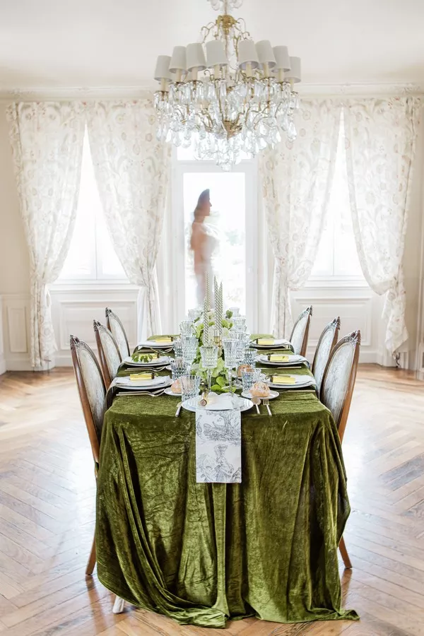 inspiration-mariage-nature-luxe-chateau-de-chazelles-haute-loire-aliciaserraphotography (34)