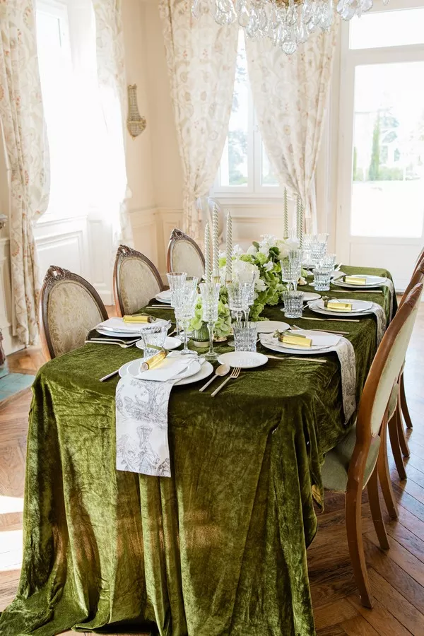 inspiration-mariage-nature-luxe-chateau-de-chazelles-haute-loire-aliciaserraphotography (36)