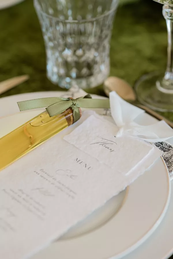 inspiration-mariage-nature-luxe-chateau-de-chazelles-haute-loire-aliciaserraphotography (37)