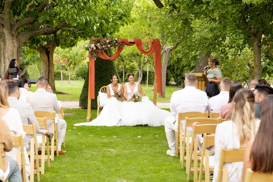 officiante-ceremonie-laique-boheme-provence-les-mots-de-nelly-orfelia-photographies