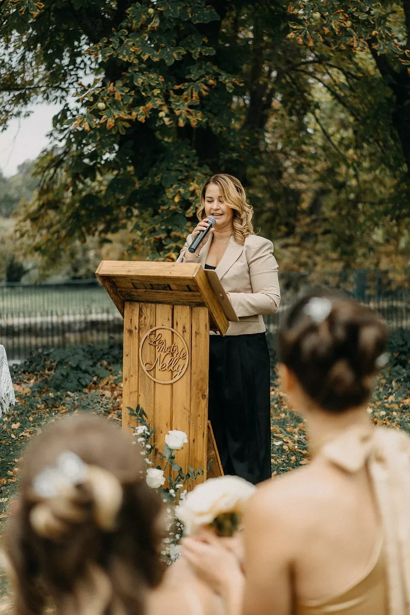 officiante-les-mots-de-nelly-AurelieStellaPhotographe
