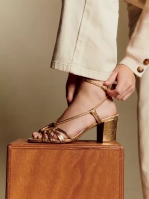 sandales-dorées-petit-talon-mariage-sézane-gloria