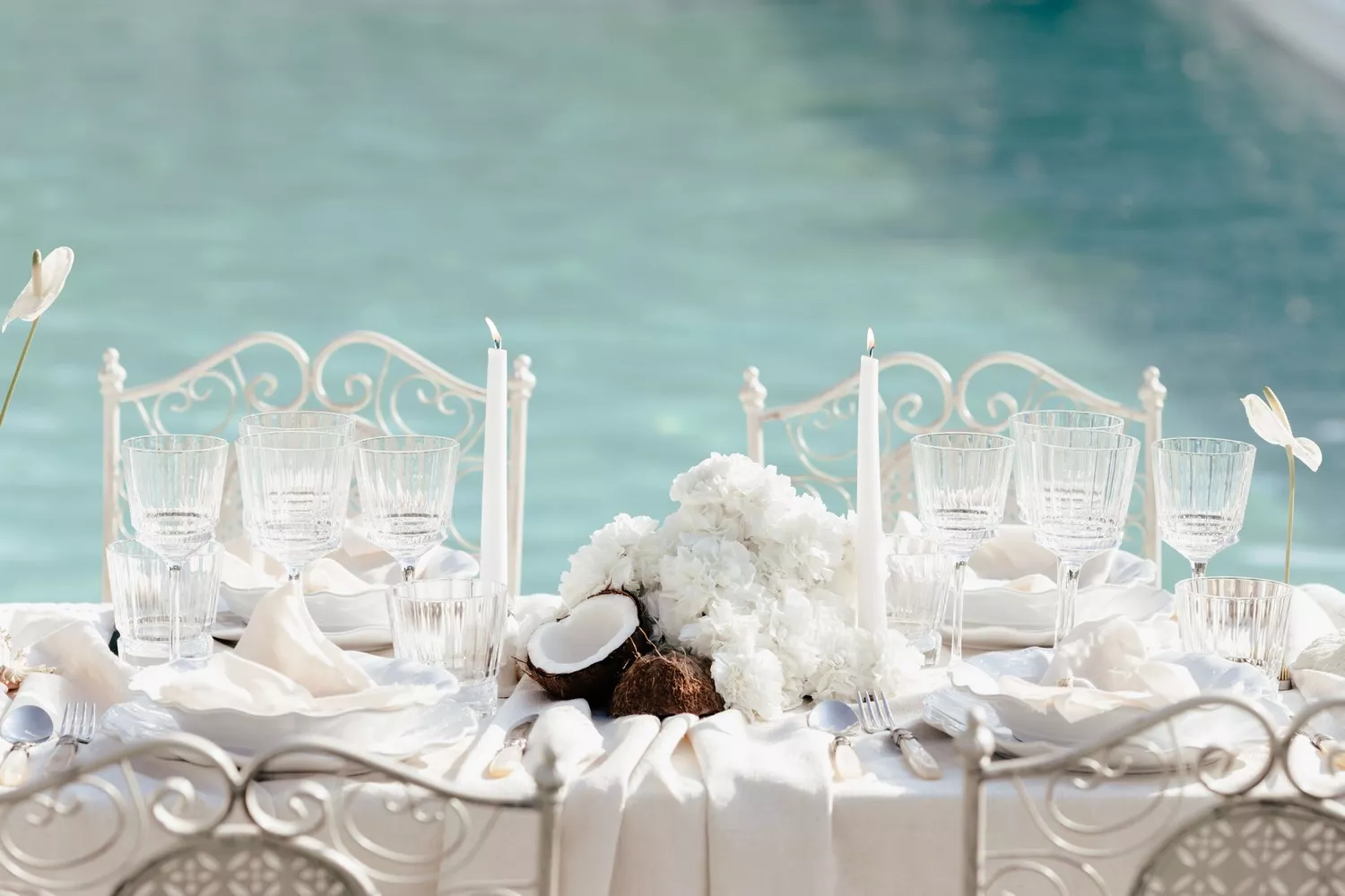 table-blanc-coco-wedding-design-provence-alicemdfloral © florine jeannot photographe