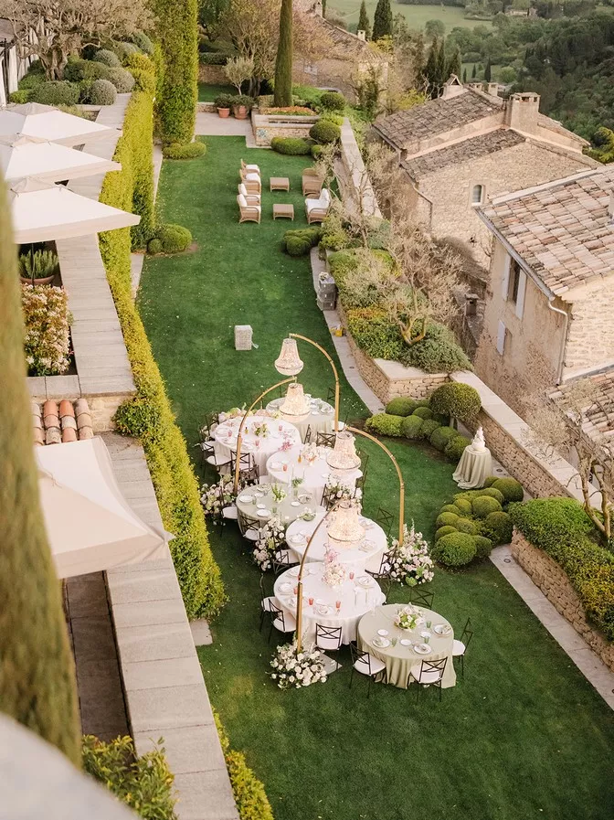 wedding-floral-design-alicemd-gordes-provence-lablondeetlebarbu ©sandraaberg (1)