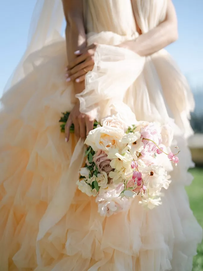wedding-floral-design-alicemd-gordes-provence-lablondeetlebarbu ©sandraaberg (3)