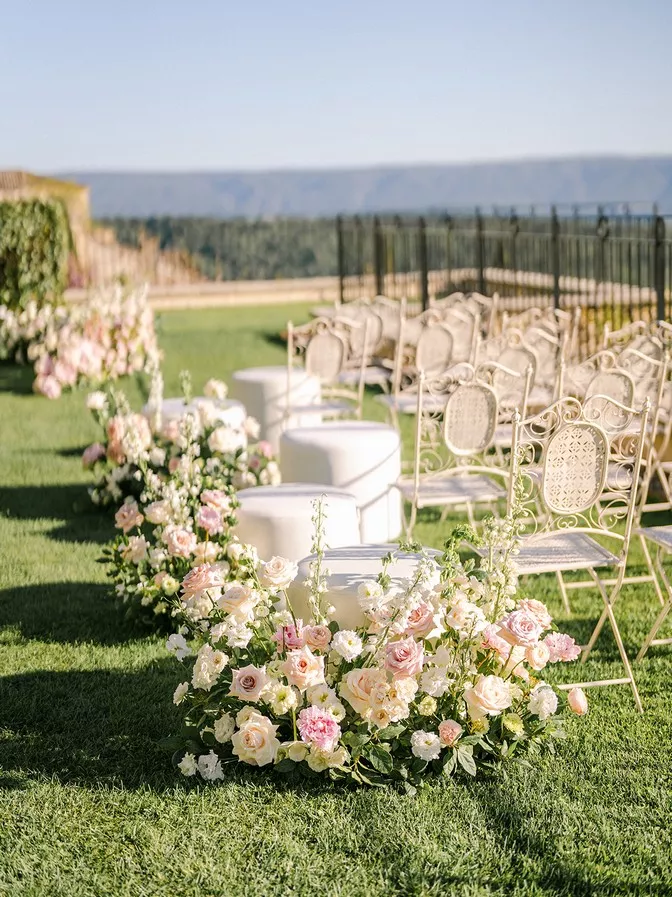 wedding-floral-design-alicemd-gordes-provence-lablondeetlebarbu ©sandraaberg (4)