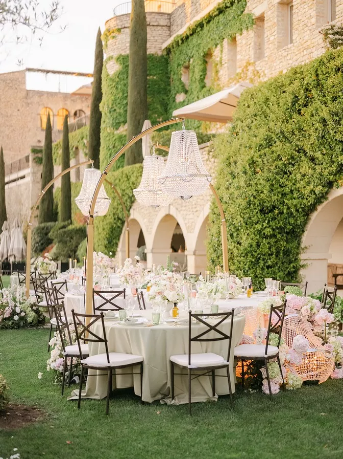 wedding-floral-design-alicemd-gordes-provence-lablondeetlebarbu ©sandraaberg (7)