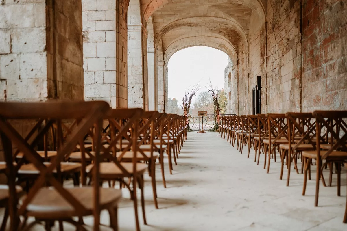 cérémonie-laique-en-interieur-Abbaye-de-Longpont ©stephane-joly-photographie (21)