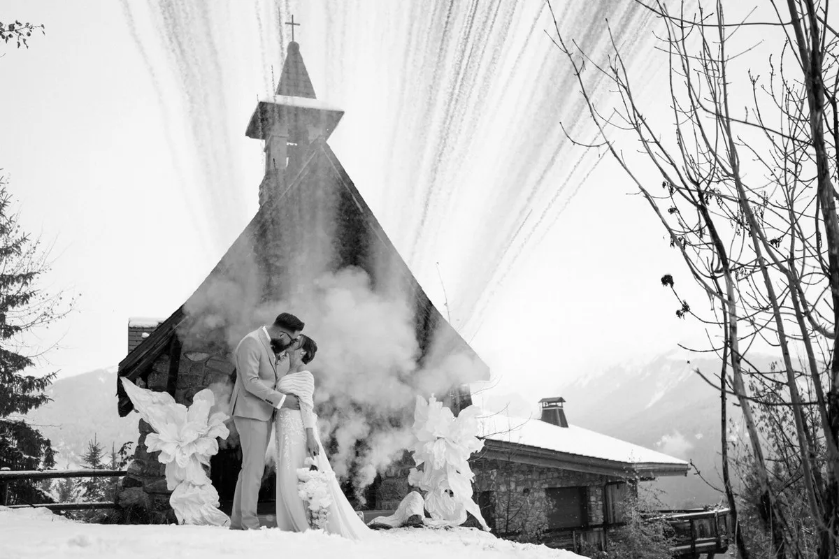 mariage-chapelle-sous-la-neige-courchevel-©BudgieBandits