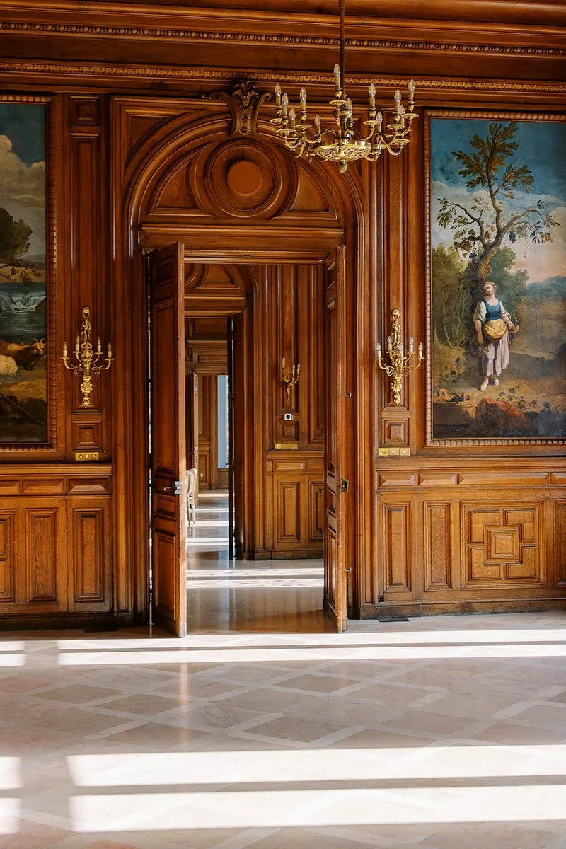 mariage-elegant-blanc-domaine-des-halles-bella-vita ©sylvain-bouzat (2)