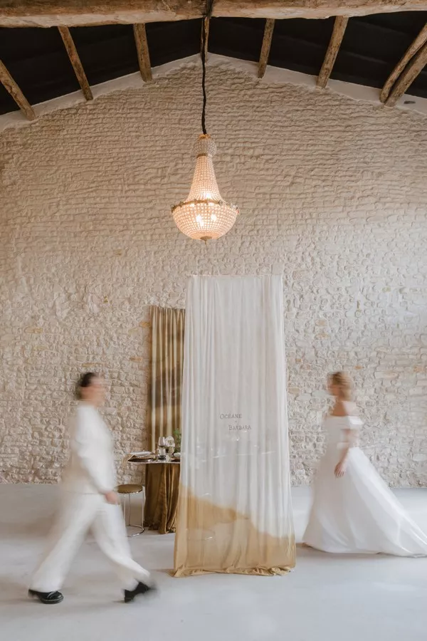 panneau-de-bienvenue-mariage-voilage-© lucillesln.photography