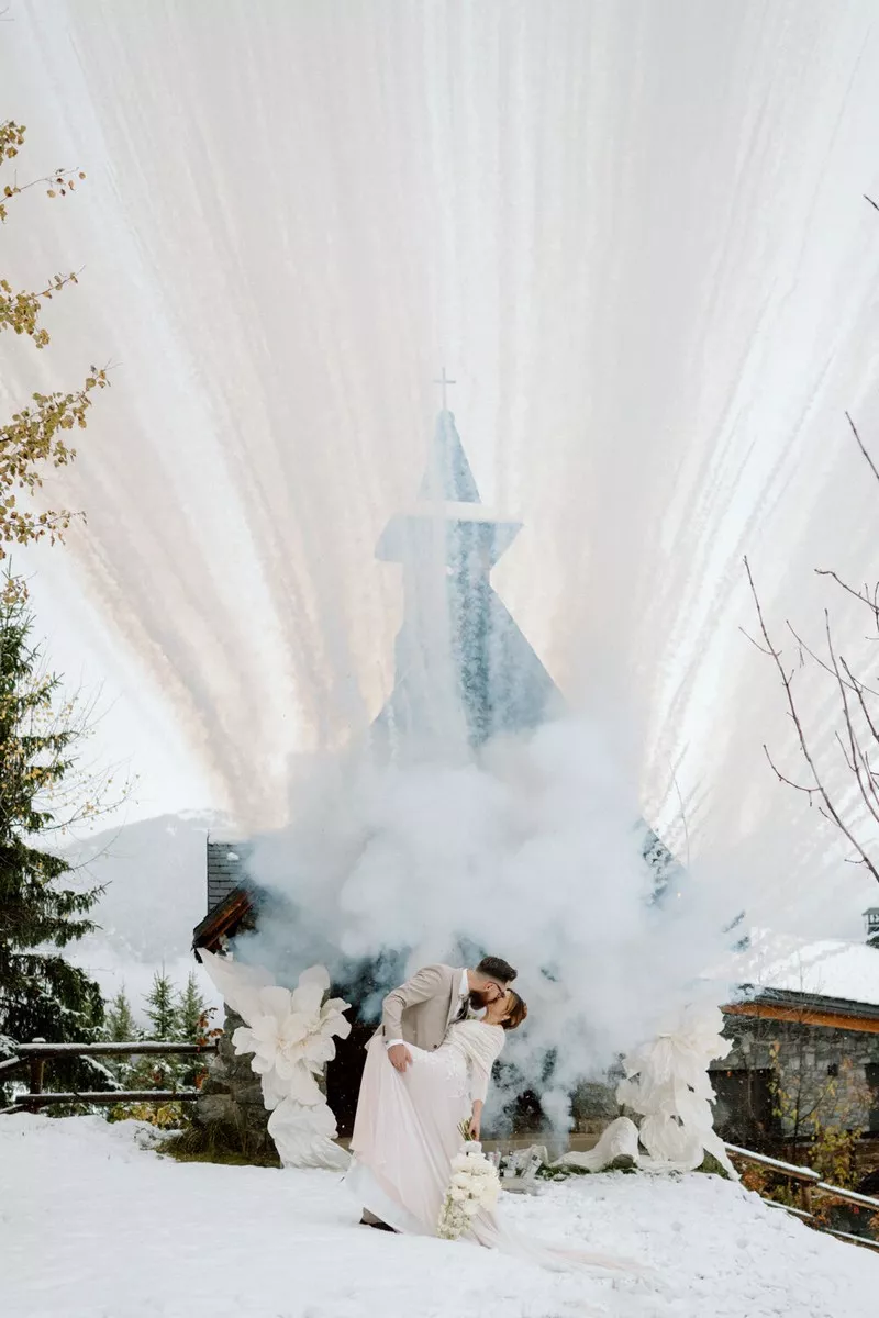 projection-feux-colorés-blanc-courchevel-©BudgieBandits