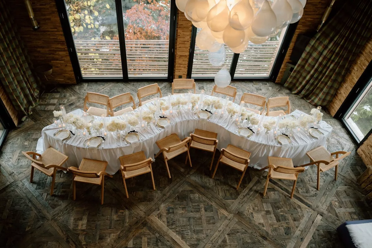 table-ondulée-mariage-hameau-de-marcandou-courchevel-©BudgieBandits (28)