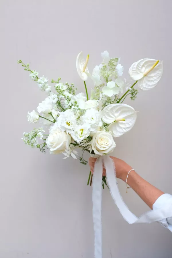 bouquet-blanc-Les-Herbes-Hautes-Fleuriste-ecoresponsable