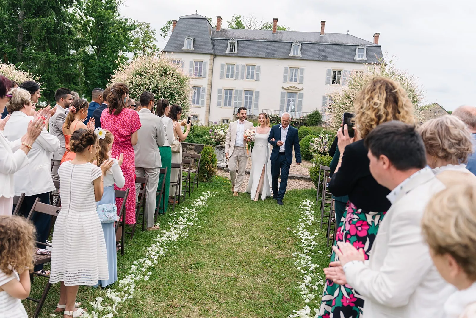 mariage-elegant-domaine-de-mont-bourgogne-aurore-poupon-photographe (20)