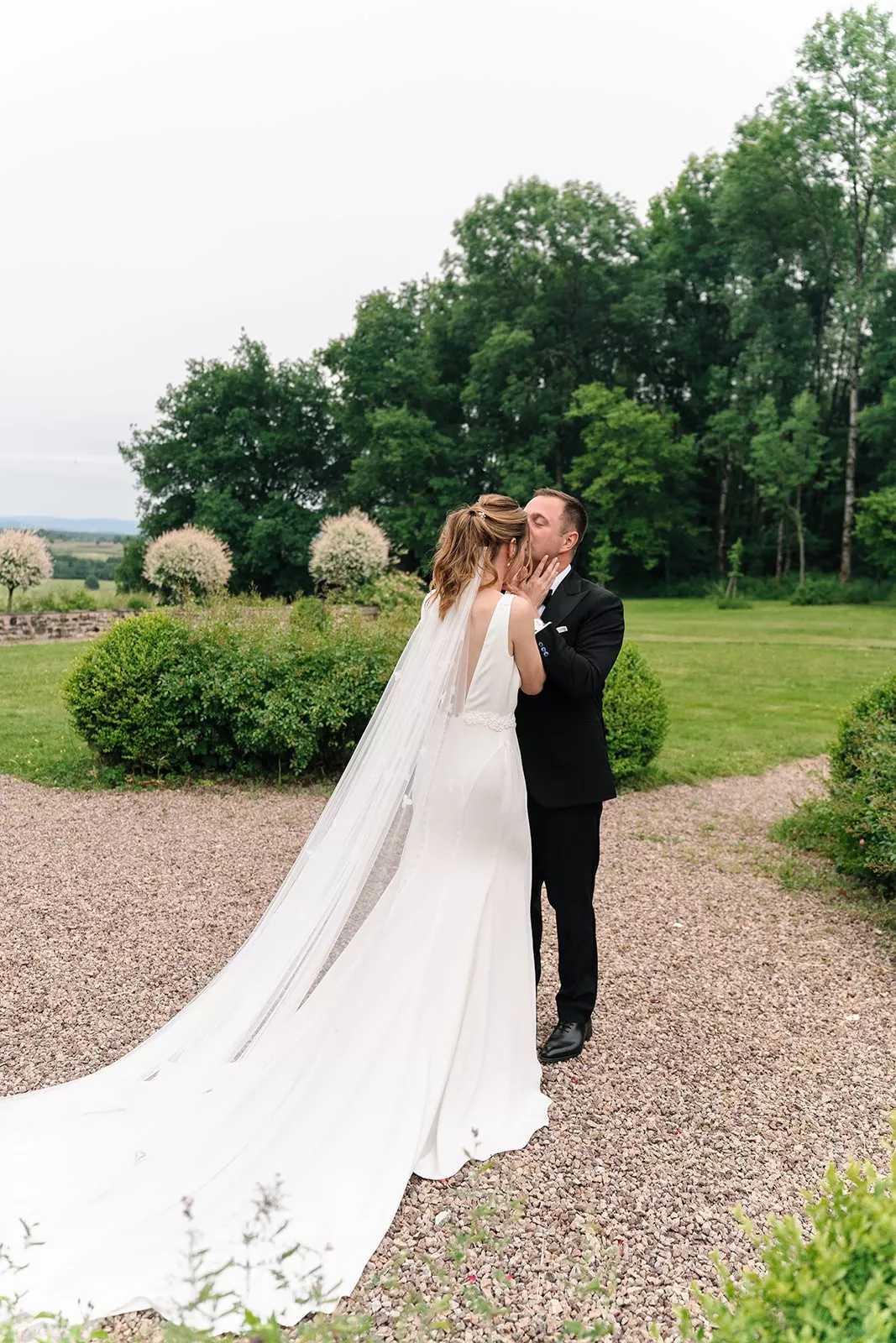 mariage-elegant-domaine-de-mont-bourgogne-aurore-poupon-photographe (33)