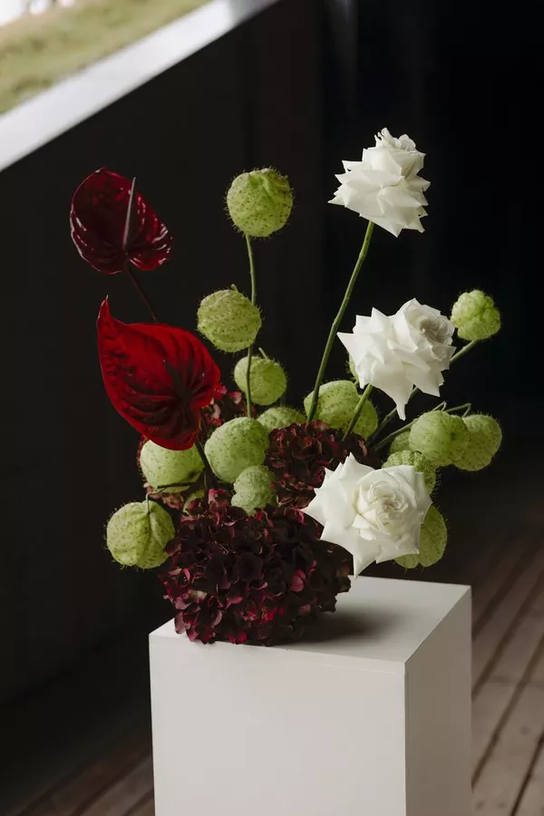 mariage-hiver-noir-blanc-vert-suisse-©lucileKPhotographie (14)