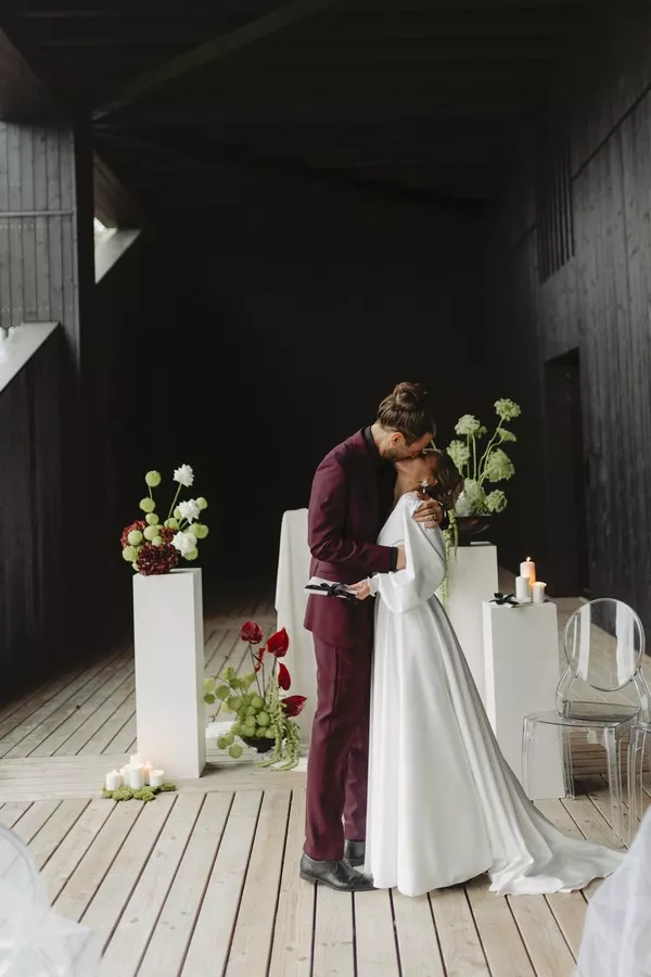 mariage-hiver-noir-blanc-vert-suisse-©lucileKPhotographie (19)