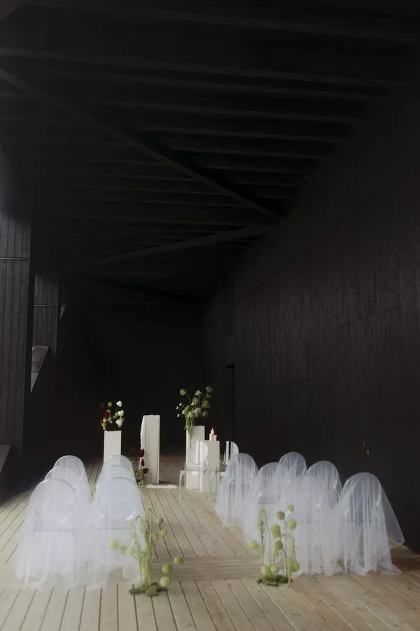 mariage-hiver-noir-blanc-vert-suisse-©lucileKPhotographie (7)