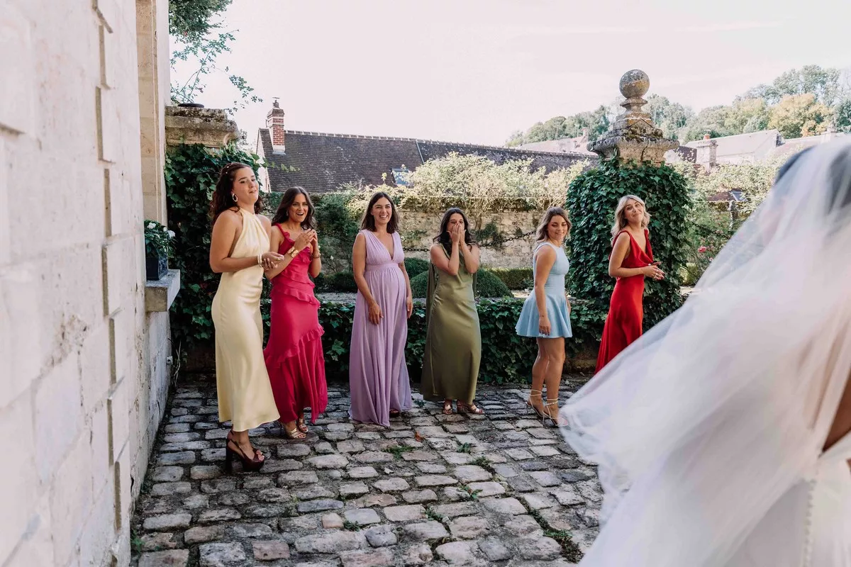 mariage-rouge-et-jaune-oise-©lesbanditsevents (13)