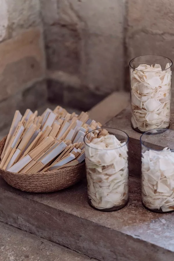 mariage-rouge-et-jaune-oise-©lesbanditsevents (16)