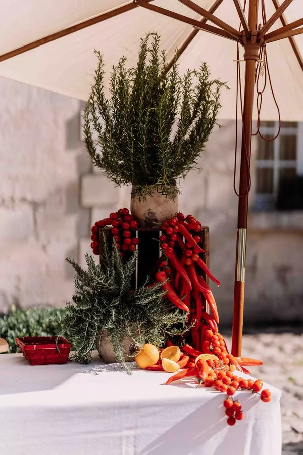 mariage-rouge-et-jaune-oise-©lesbanditsevents (27)