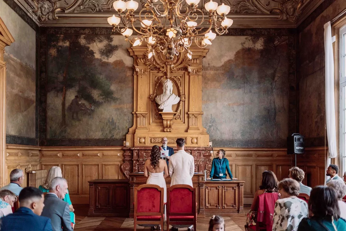 mariage-rouge-et-jaune-oise-©lesbanditsevents (3)