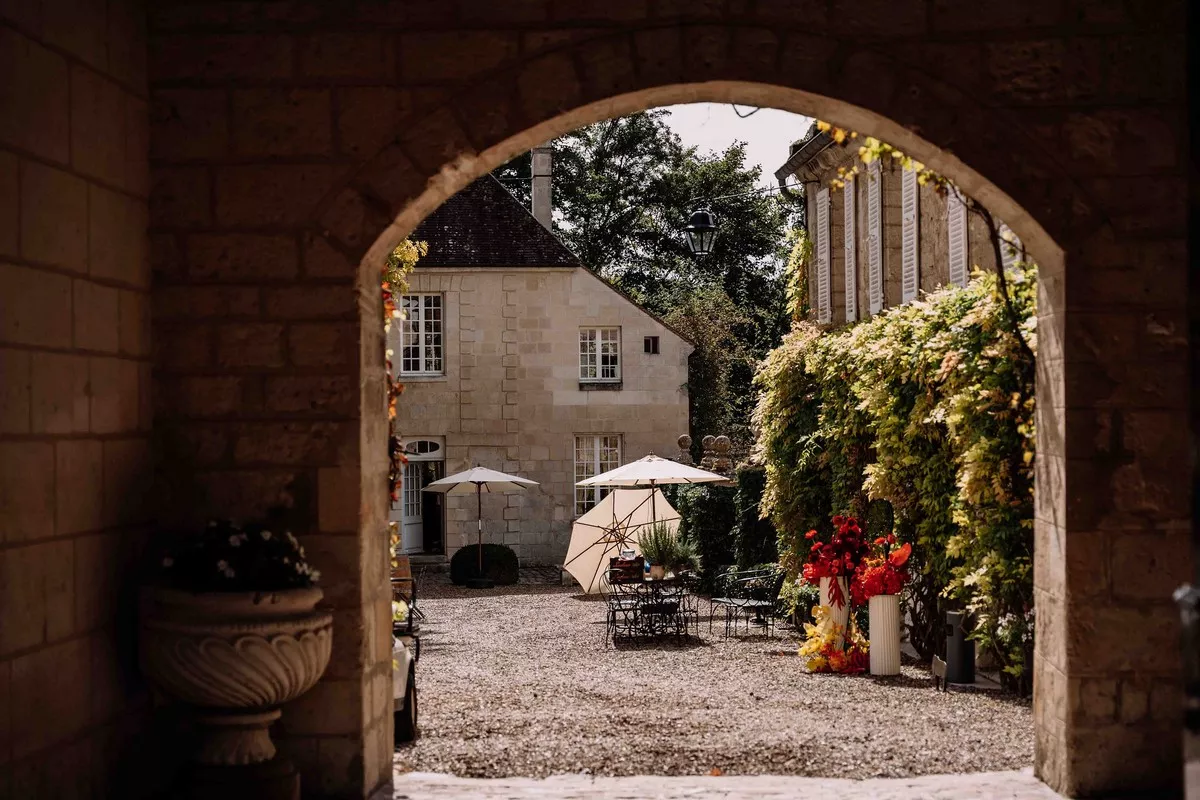 mariage-rouge-et-jaune-oise-©lesbanditsevents (34)