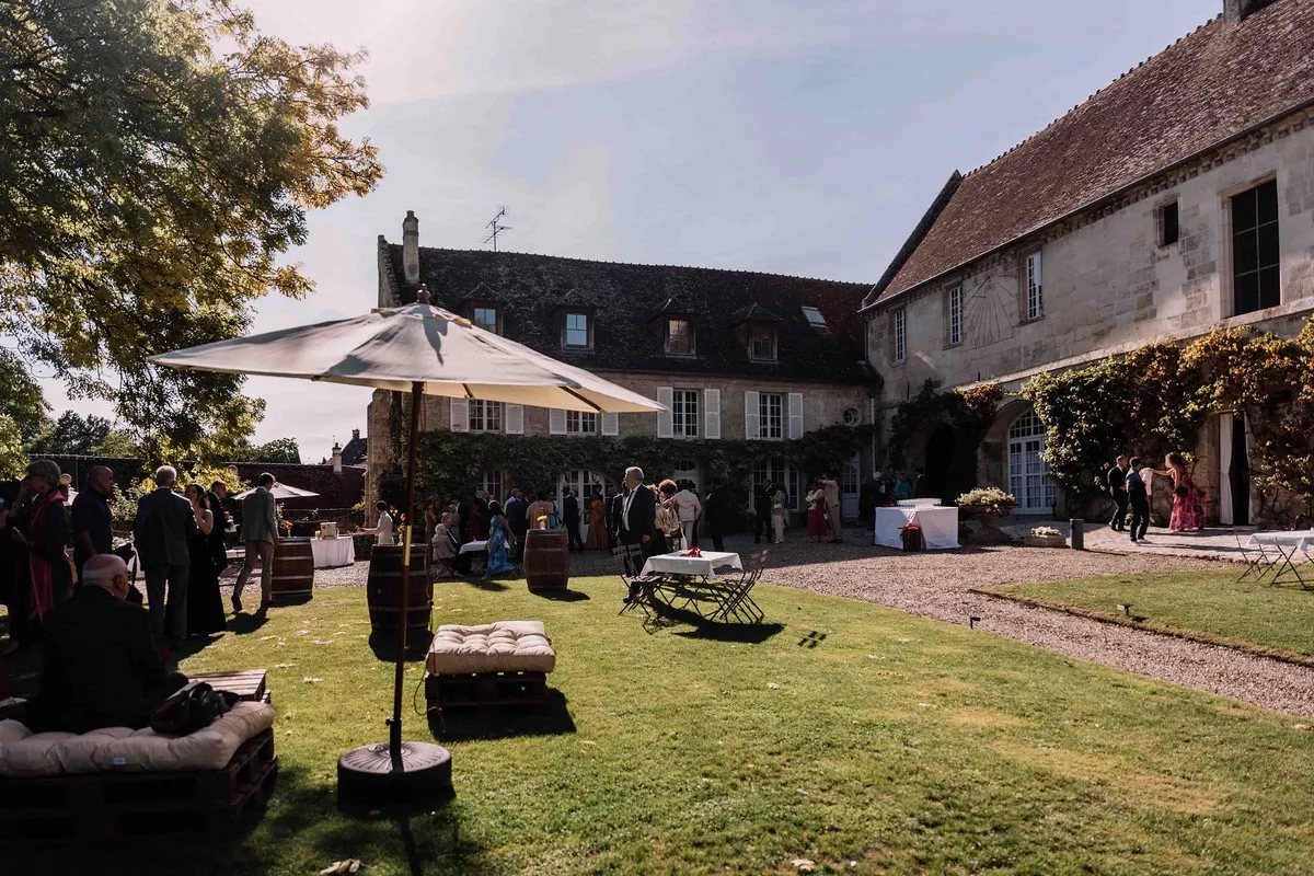 mariage-rouge-et-jaune-oise-©lesbanditsevents (35)