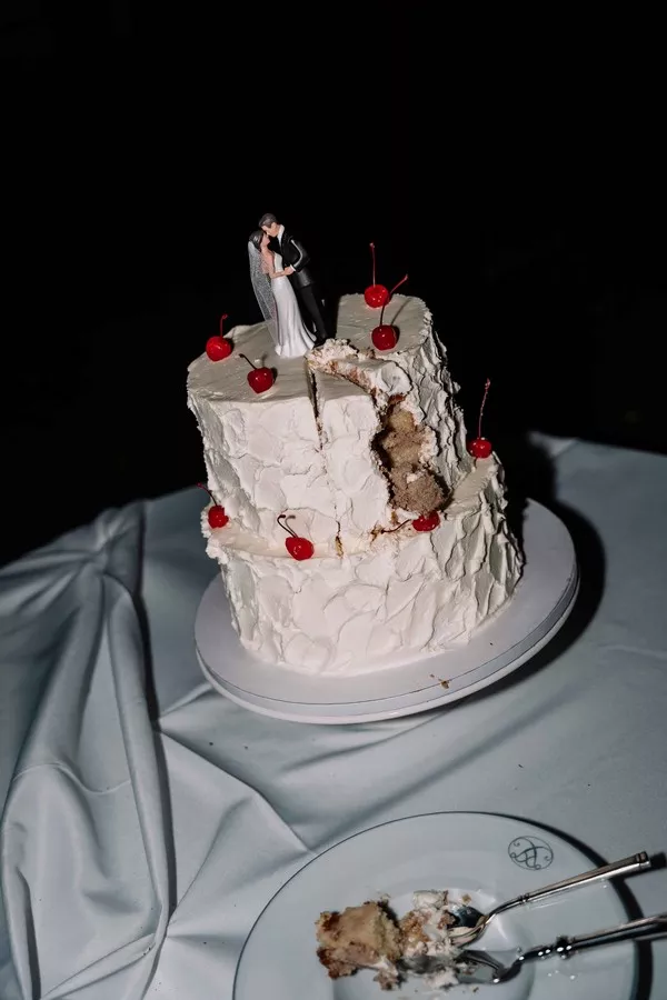 mariage-rouge-et-jaune-oise-©lesbanditsevents (64)